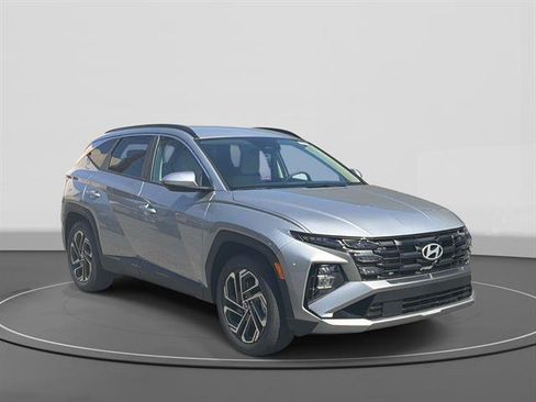 New 2026 Hyundai Tucson SEL Plus FWD image 3