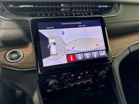 Used 2021 Jeep Grand Cherokee L Summit w/ Luxury Tech Group V image 14