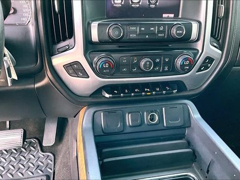 Used 2014 GMC Sierra 1500 SLT w/ SLT Crew Cab Value Package AWD/4WD image 26