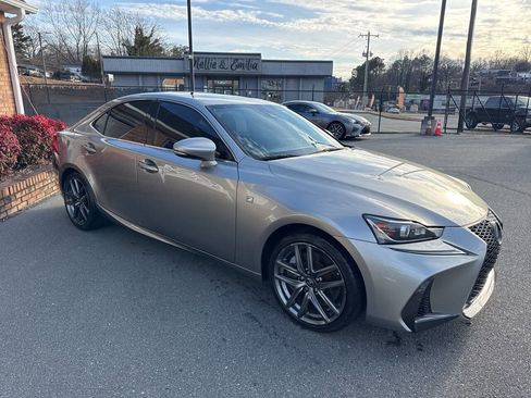 Used 2018 Lexus IS 300 F Sport w/ F Sport Package image 8