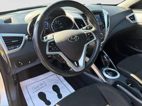 Used 2017 Hyundai Veloster Value Edition FWD image 19