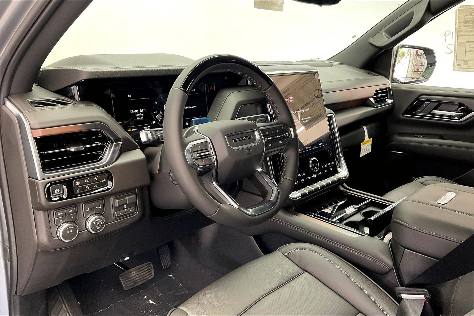 New 2026 GMC Yukon Denali w/ Advanced Technology Package AWD/4WD image 4