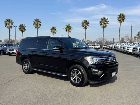 Used 2018 Ford Expedition Max XLT w/ Equipment Group 202A image 2
