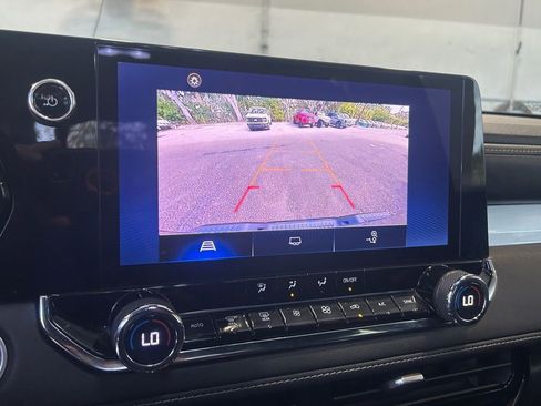 Used 2023 Chevrolet Colorado LT w/ LT Convenience Package image 13