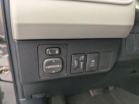 Used 2014 Toyota RAV4 LE FWD image 16