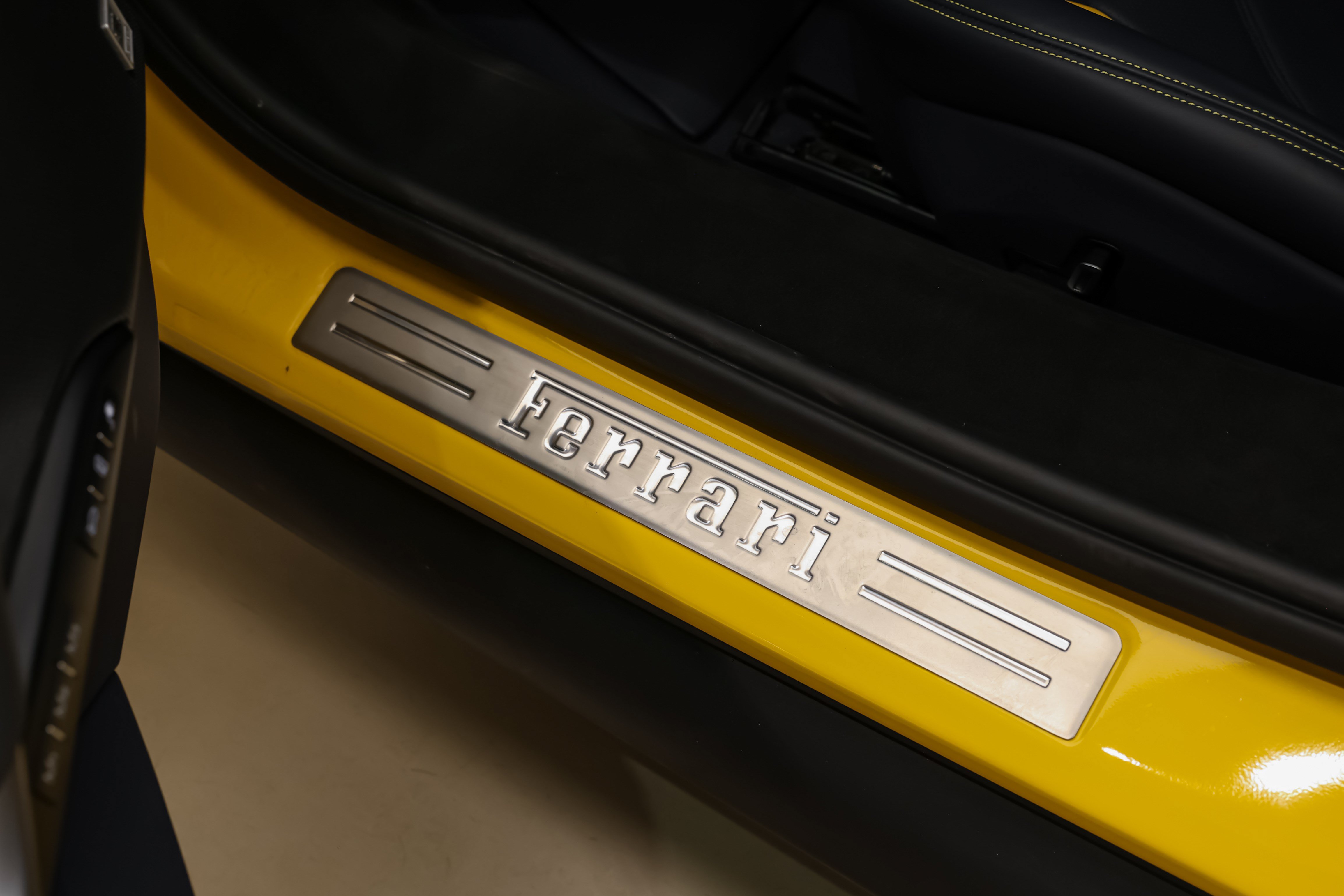 Used 2025 Ferrari 296 GTS RWD image 32