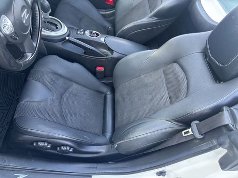 Used 2019 Nissan 370Z Touring RWD image 26