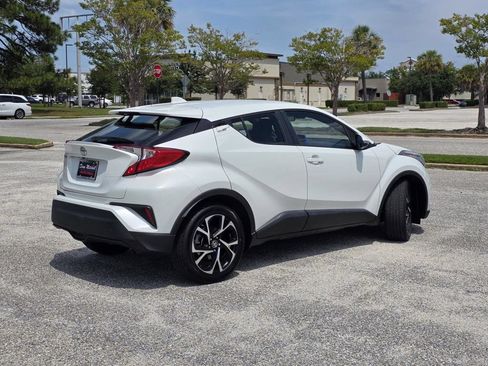 Used 2021 Toyota C-HR XLE FWD image 5
