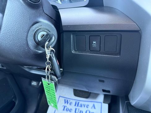 Used 2017 Toyota Tundra SR5 image 21