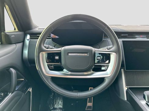 Used 2025 Land Rover Range Rover SE AWD/4WD image 11