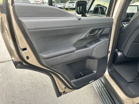 Used 2025 Lexus GX 550 AWD/4WD image 21