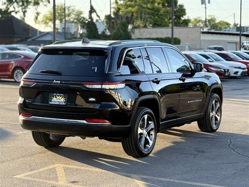 Used 2023 Jeep Grand Cherokee 4WD 4xe image 7