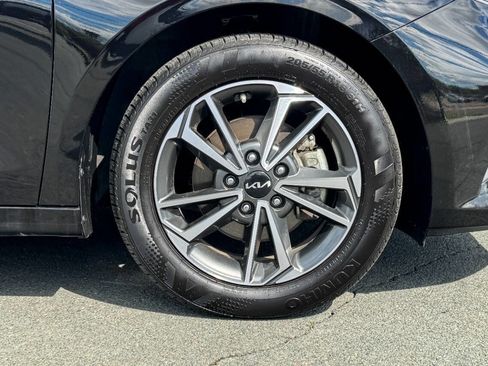 Used 2022 Kia Forte LXS w/ LXS Technology Package FWD image 10