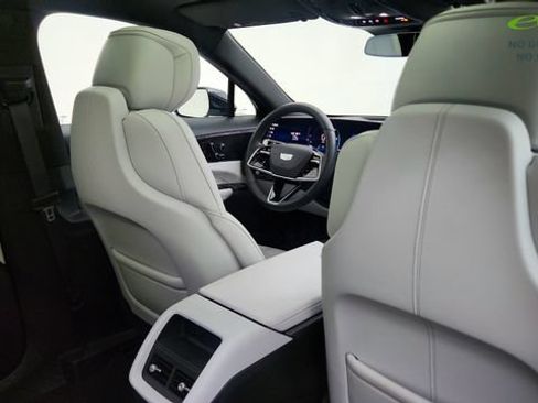 Used 2024 Cadillac Lyriq Luxury w/ LPO, Floor Liner Package AWD/4WD image 41