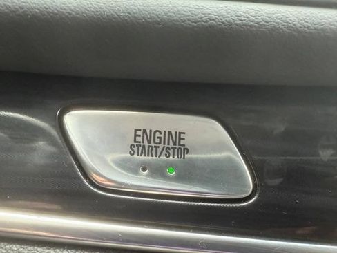Used 2020 Buick Enclave Essence FWD image 21