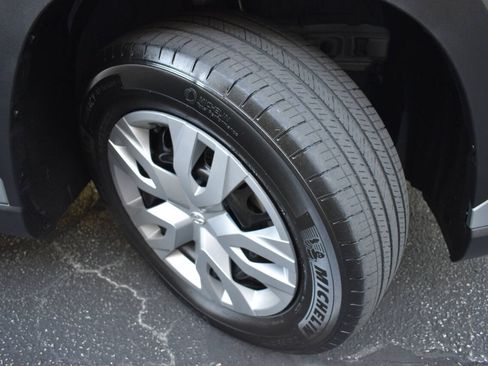 Used 2023 Toyota Corolla Cross L FWD image 42
