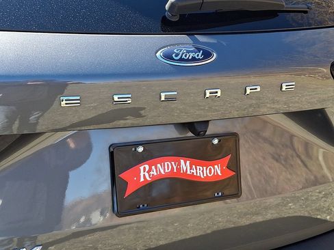 Used 2025 Ford Escape Platinum w/ Premium Technology Package AWD/4WD image 30