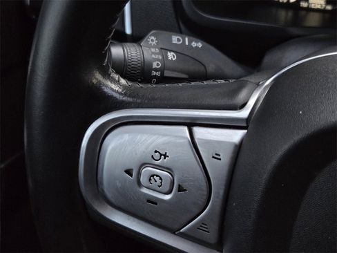 Used 2020 Volvo XC90 T6 Momentum image 29