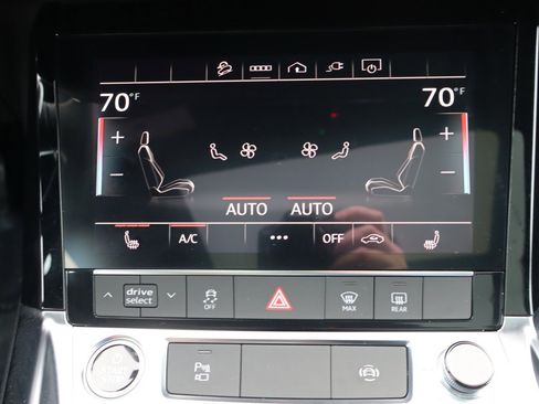 Used 2022 Audi e-tron Premium image 13