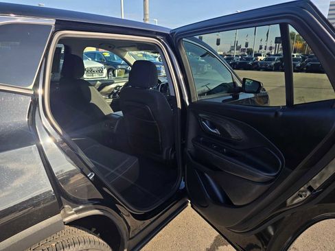 Used 2024 GMC Terrain SLE image 14