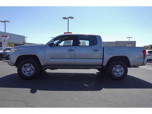 Used 2018 Toyota Tacoma SR w/ SR Convenience Package RWD image 6