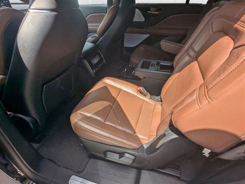 Used 2021 Lincoln Aviator Reserve w/ Equipment Group 210A AWD/4WD image 17