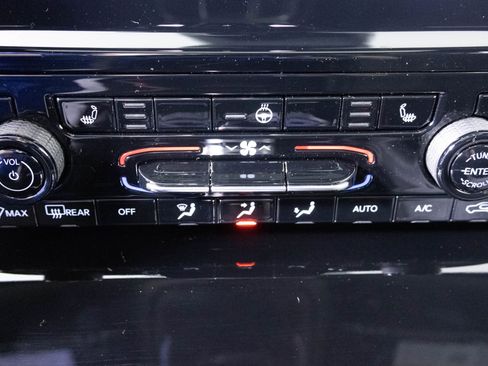 New 2025 Jeep Grand Cherokee Altitude image 23