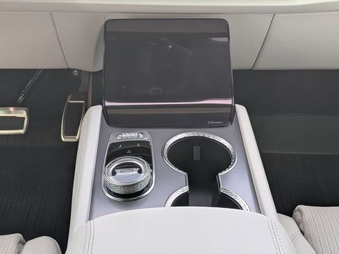 New 2026 Cadillac Vistiq Luxury w/ LPO, Floor Liner Package image 21