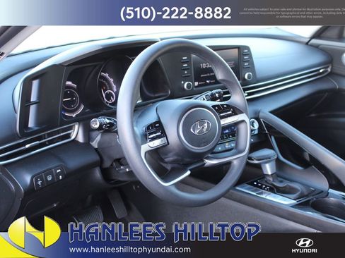 Used 2023 Hyundai Elantra Blue image 11