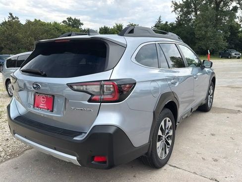 Used 2024 Subaru Outback Limited AWD/4WD image 3