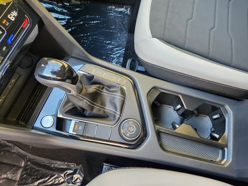 New 2025 Volkswagen Taos SE AWD/4WD image 13