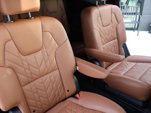 Used 2025 Kia Telluride AWD image 16