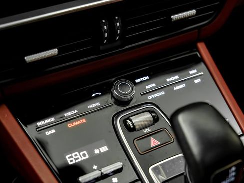 Used 2021 Porsche Cayenne GTS w/ Premium Package Plus AWD/4WD image 30