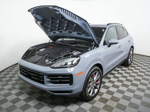 New 2026 Porsche Cayenne S image 35