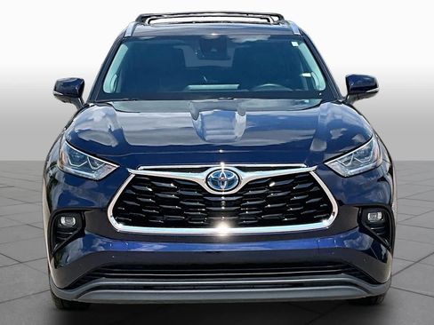 Used 2024 Toyota Highlander Limited FWD image 4