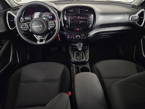 Used 2025 Kia Soul LX w/ LX Technology Package image 7