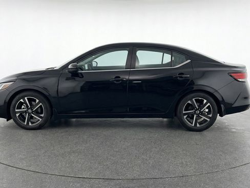 Used 2025 Nissan Sentra SV FWD image 5