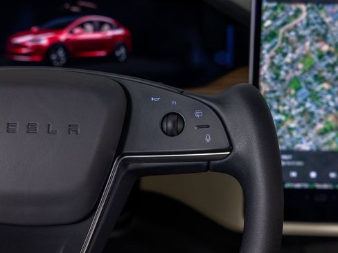 Used 2023 Tesla Model X image 35