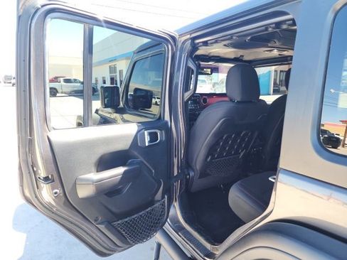 Used 2020 Jeep Wrangler Unlimited Rubicon image 21