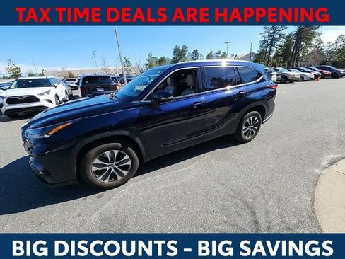 Used 2021 Toyota Highlander XLE image 6