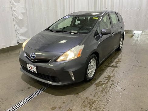 Used 2012 Toyota Prius V Two image 8