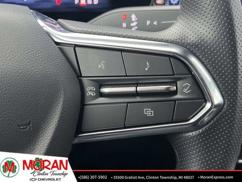 Certified 2025 Chevrolet Equinox EV LT FWD image 23