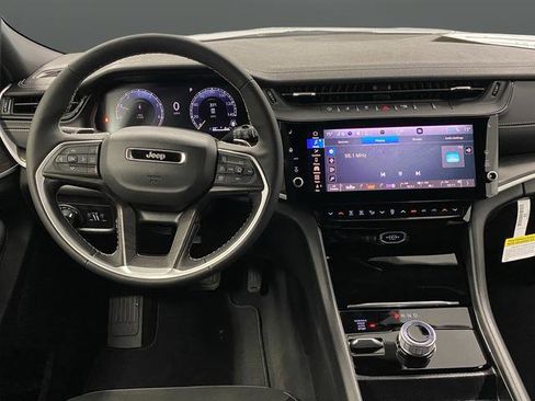 New 2026 Jeep Grand Cherokee Altitude AWD/4WD image 5
