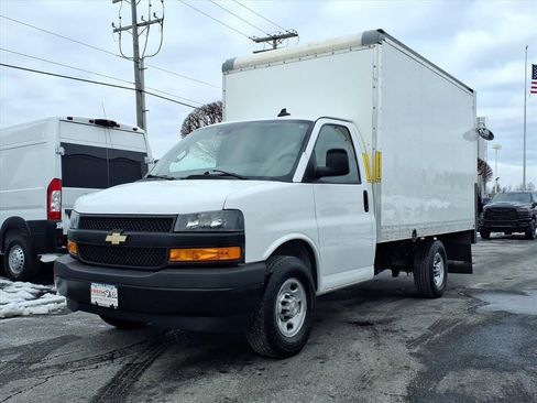 Used 2021 Chevrolet Express 3500 image 3