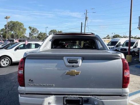 Used 2013 Chevrolet Avalanche LS image 6