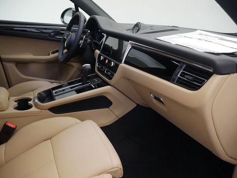 New 2026 Porsche Macan AWD/4WD image 28