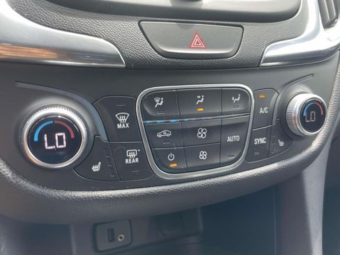 Used 2018 Chevrolet Equinox LT FWD image 28