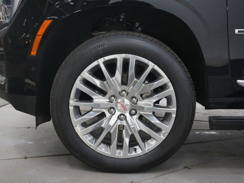 Used 2025 GMC Yukon Denali w/ Denali Reserve Package AWD/4WD image 33