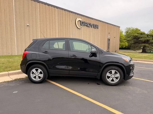 Used 2020 Chevrolet Trax LS FWD image 7