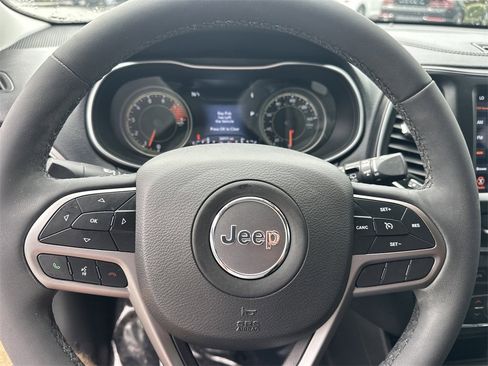 Used 2022 Jeep Cherokee Latitude Lux image 25